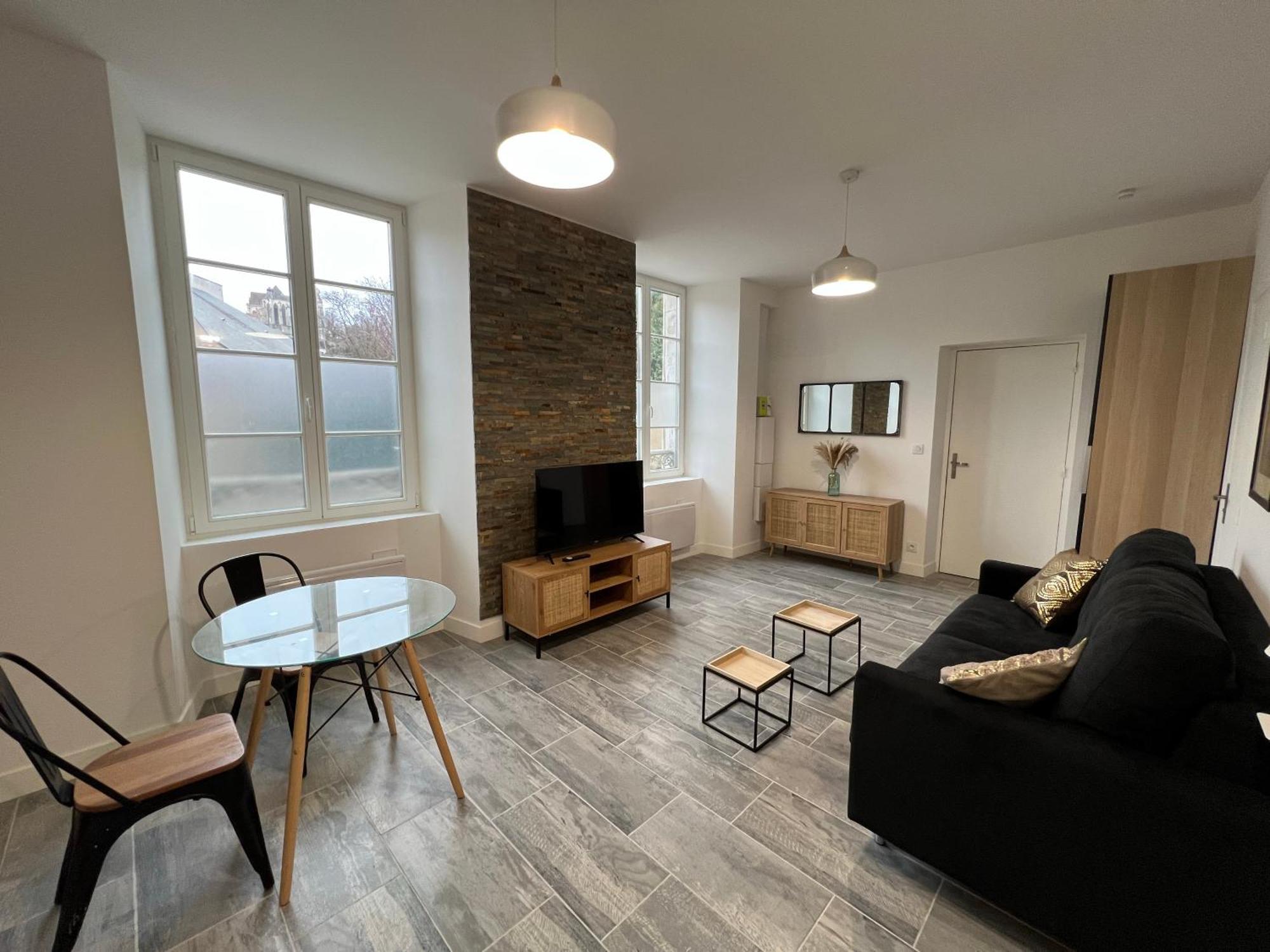 Le Midtown - By Keys - Ideal Pro & Couple - Grande Terrasse & Lumineux - Centre-ville - Smart Tv Netflix & Wifi Fibre - Check-in Autonome - Parking Facile - Calme & Confort Premium Appartement