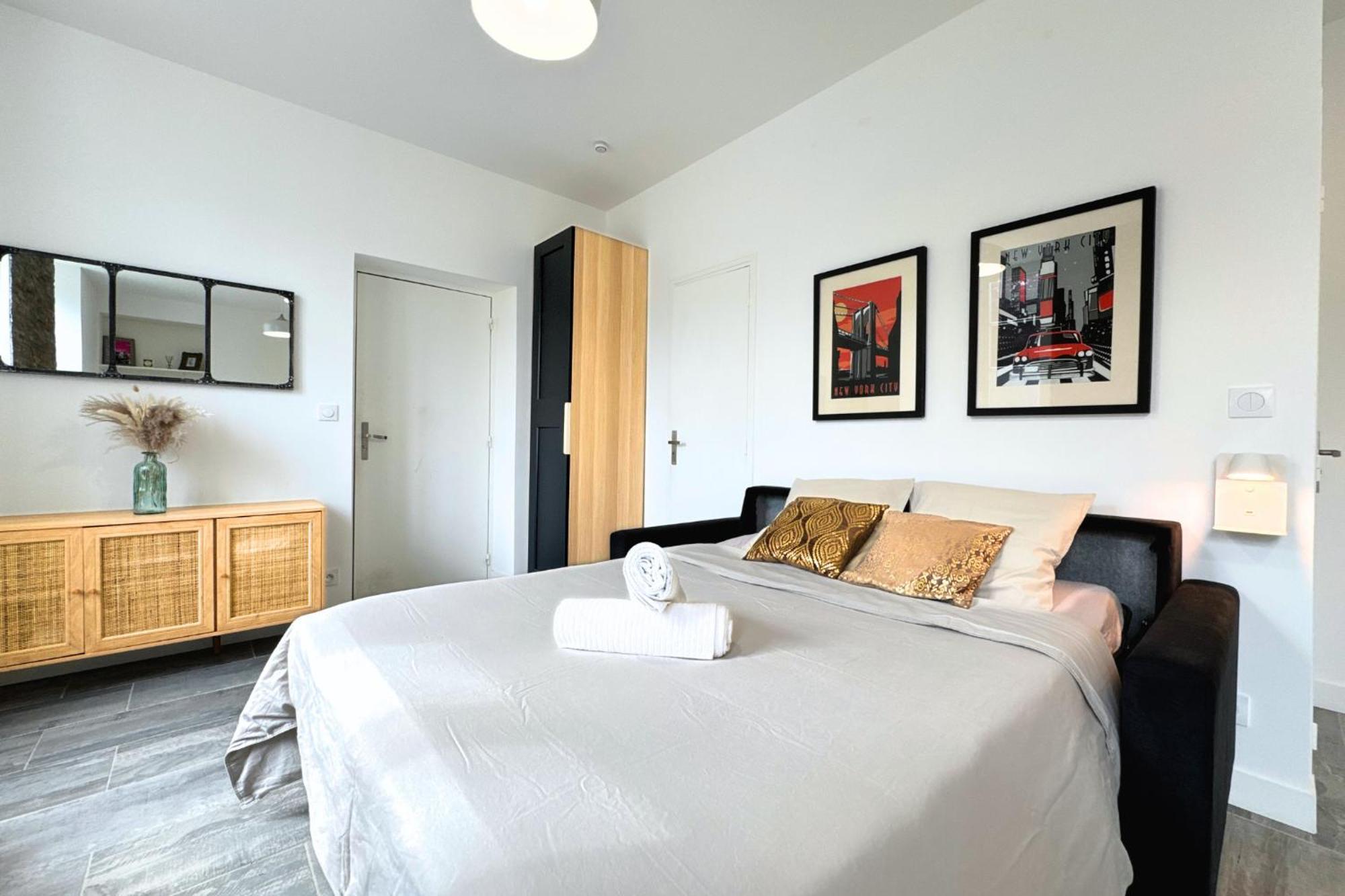 Appartement Le Midtown - By Keys - Ideal Pro & Couple - Grande Terrasse & Lumineux - Centre-ville - Smart Tv Netflix & Wifi Fibre - Check-in Autonome - Parking Facile - Calme & Confort Premium *