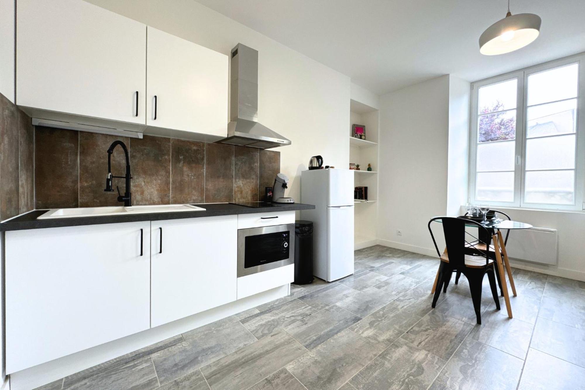 Appartement Le Midtown - By Keys - Ideal Pro & Couple - Grande Terrasse & Lumineux - Centre-ville - Smart Tv Netflix & Wifi Fibre - Check-in Autonome - Parking Facile - Calme & Confort Premium